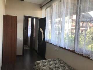 Гостевой дом Guest House Zelenyi Dvorik Гагра Улучшенный трехместный номер-5